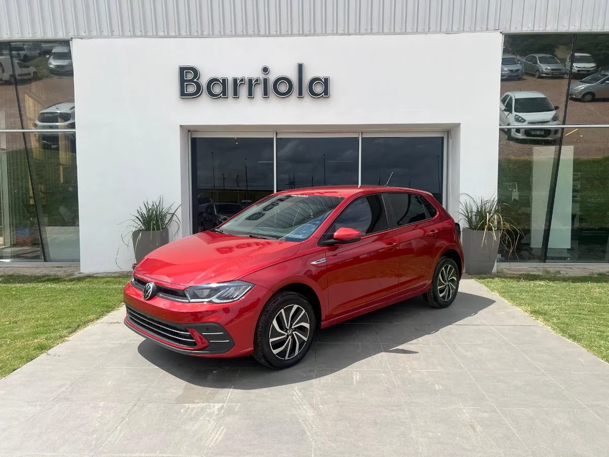 Volkswagen Polo Highline — foto 1 de 10